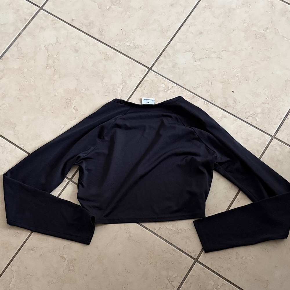 Gymshark Black Long Sleeve Crop Top - Picture 2 of 2